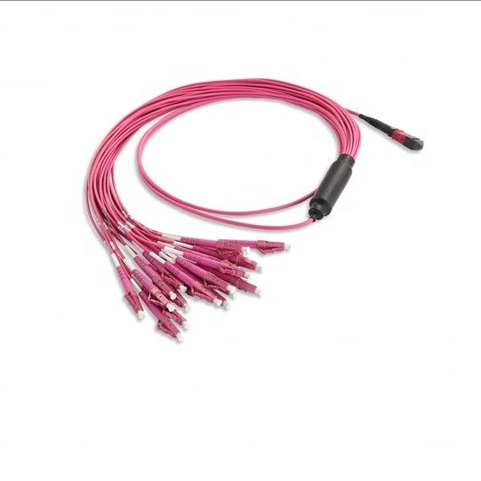 Van het de Vezel Optische Flard van OM4 MMF MPO van de het Koorddoorbraak van de Kabel Vrouwelijke Vrouwelijke Schakelaar het Type B Polariteit